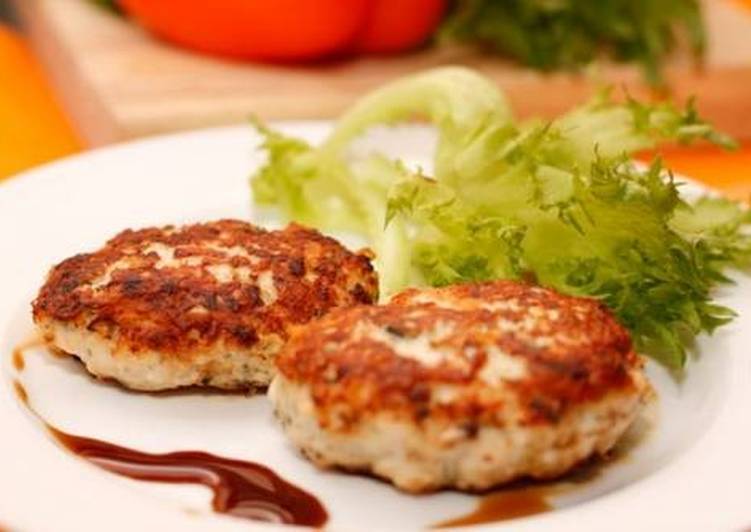 Minced meat cutlets - 5 classic recipes (in a frying pan and in the oven)